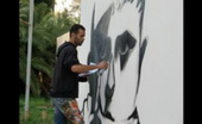 Ливанская молодежь рисует символы сопротивления