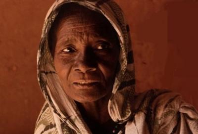 60-летняя Тахира минт аль-Хатаби – одна из опытных караванщиков в Тишите