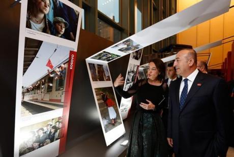 Выставка в штаб-квартире ООН рассказывает о беженцах в Турции