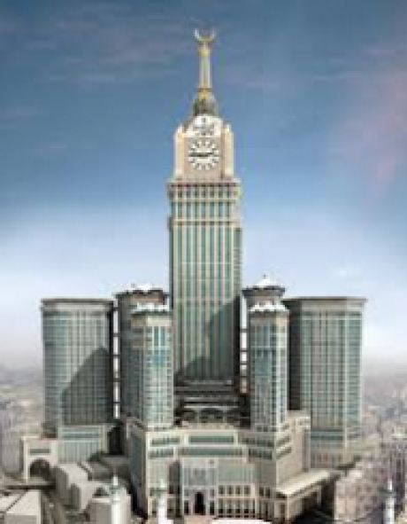 Башня с часами в Мекке признана вторым из самых высоких зданий мира