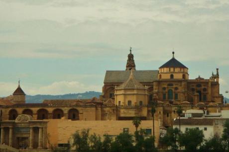 В Испании продолжаются дебаты о статусе Кордовской мечети