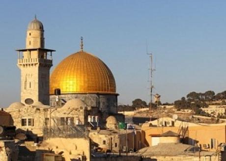 Израиль хочет приглушить азан в аль-Кудсе