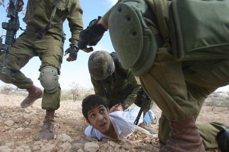Израиль использует палестинских детей в качестве живого щита — ООН