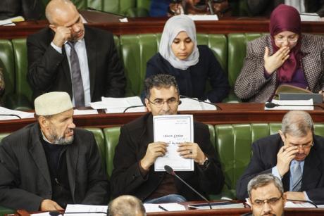 Тунис закрепил равенство полов в конституции