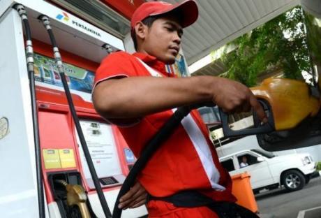 Индонезийцам предлагают «заправить» душу Кораном, а мопед — бесплатным бензином