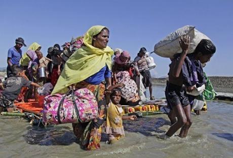 Более 400 рохинья ежедневно бегут из Мьянмы в Бангладеш