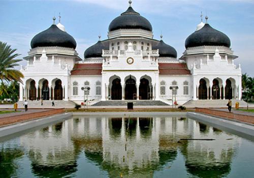 5 великих мечетей Индонезии