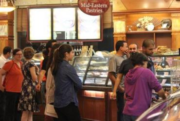 В американском городе магазины подстроились под нужды мусульман в Рамадан