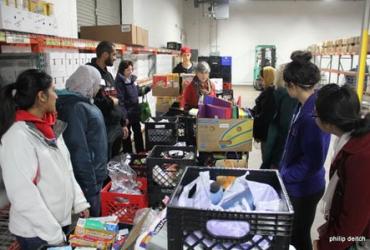 США: Мусульмане и иудеи традиционно 25 декабря помогают нуждающимся