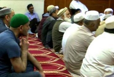 Британские имамы борются с экстремизмом онлайн