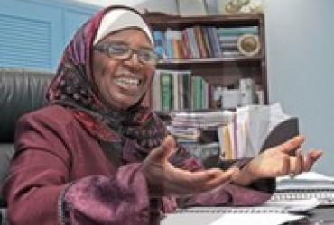 Мусульманка с Барбадоса счастлива служить людям