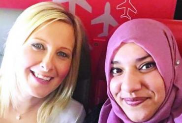 Мусульманка подружилась с недоверчивой спутницей по авиарейсу