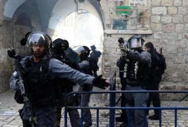 Израильские чиновники вторглись в аль-Аксу под охраной полиции