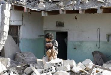 Женщины и дети несут на себе бремя конфликта в Йемене