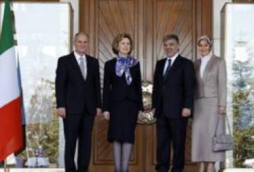 Экс-президент Ирландии Мэри МакКализ : «Мы выстояли благодаря Османскому Халифату»